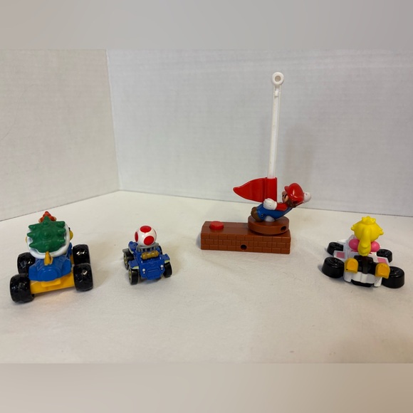Mario Kart Toy Set of 4 - Picture 7 of 7